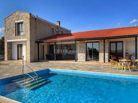 Luxury three bedroom Detached villa for sale in Maroni village Larnaca