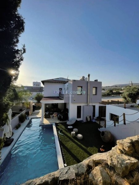 4 Bedroom Detached Villa For Rent Limassol