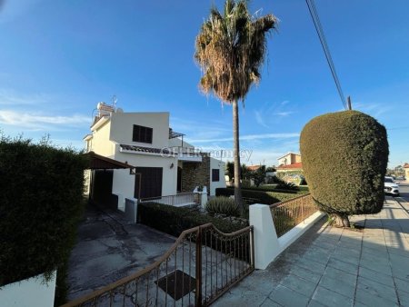 3 Bed Detached Villa for rent in Kato Polemidia, Limassol - 1