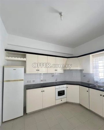 Airy and Cozy 3 Bedroom Apartment  In Strovolos, Νicosia- Opposite A P