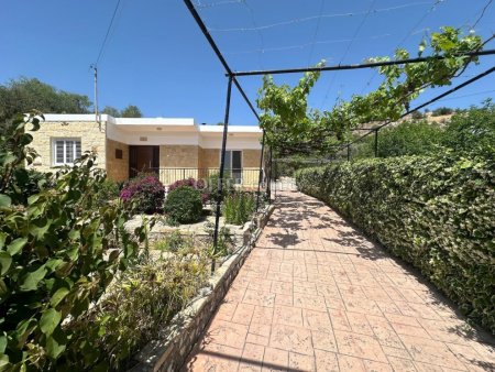 3 Bed Bungalow for rent in Episcopi Paphou, Paphos - 11