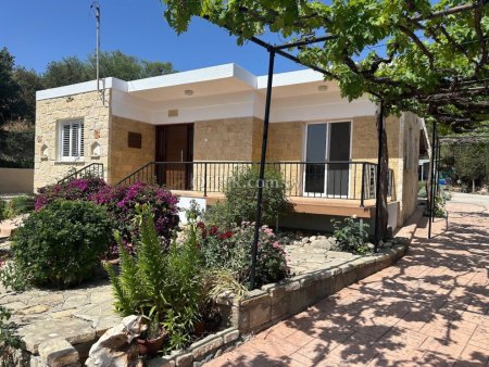 3 Bed Bungalow for rent in Episcopi Paphou, Paphos - 9