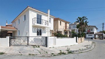 Four bedroom house in Lakatamia, Nicosia - 4