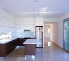 5 BEDROOM HOUSE FOR SALE IN LARNACA - CYPRUS - 1