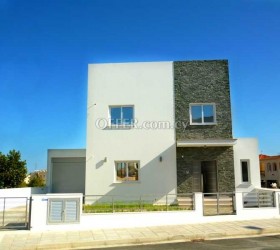5 BEDROOM HOUSE FOR SALE IN LARNACA - CYPRUS - 4