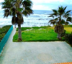 SEAFRONT HOUSE FOR SALE IN PERVOLIA LARNACA - 4