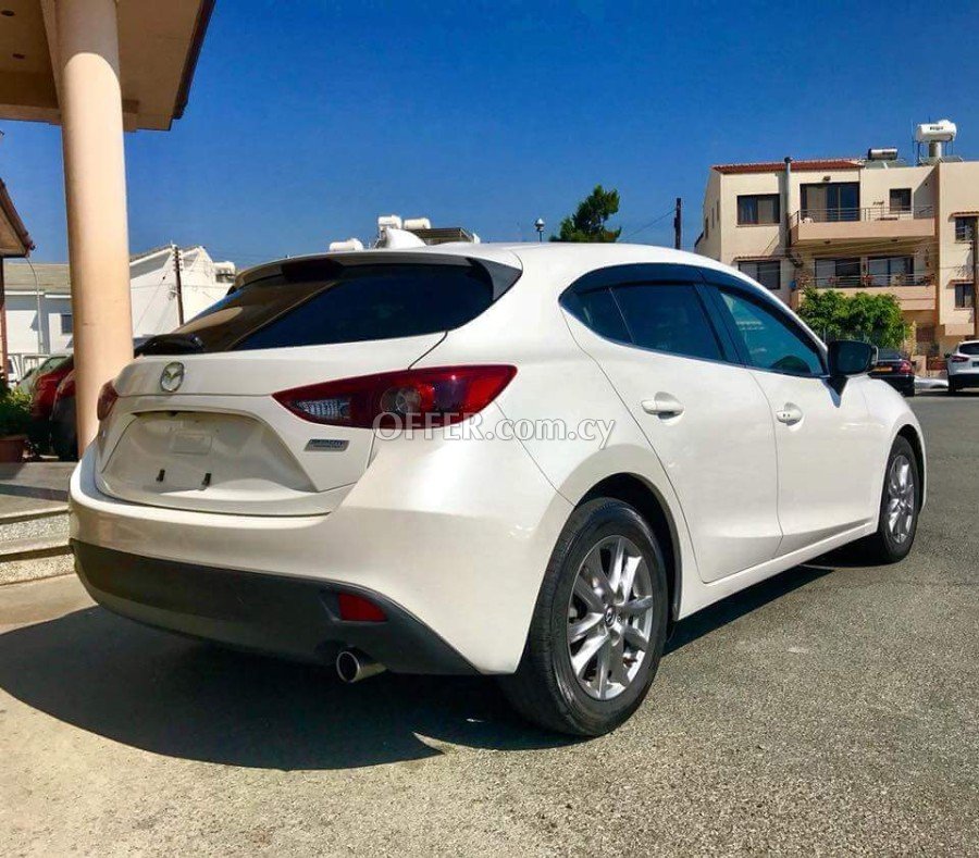 Mazda axela чехлы