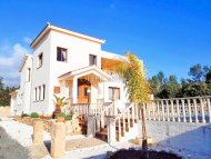 4 bedroom villa for sale in Sea Caves - 2