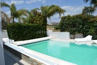 FOUR BEDROOM DETACHED BEACHFRONT HOUSE  IN GOVERNORS BEACH - 5