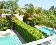 FOUR BEDROOM DETACHED BEACHFRONT HOUSE  IN GOVERNORS BEACH - 3