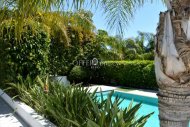 FIVE BEDROOM  DETACHED BEACHFRONT HOUSE WITH POOL IN GOVERNORS BEACH - 3