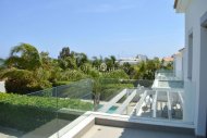 FOUR BEDROOM DETACHED BEACHFRONT HOUSE  IN GOVERNORS BEACH - 2