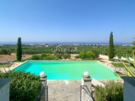 Five bedroom villa for sale in Peyia, St George - 6