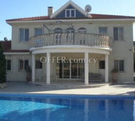 5 Bedroom Villa in Pyrgos