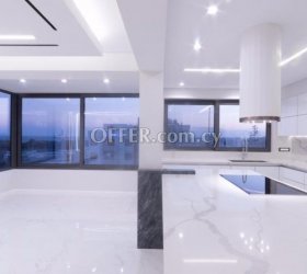 3 Bedroom Sea View Apartment in City Center - 6