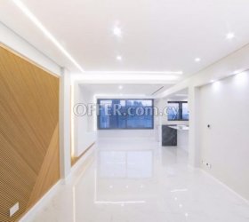 3 Bedroom Sea View Apartment in City Center - 9