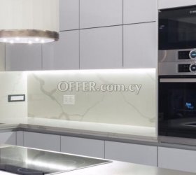 3 Bedroom Sea View Apartment in City Center - 5