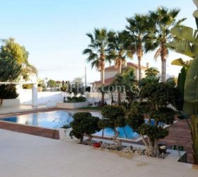 Luxury Villa in Agios Tychonas - 1