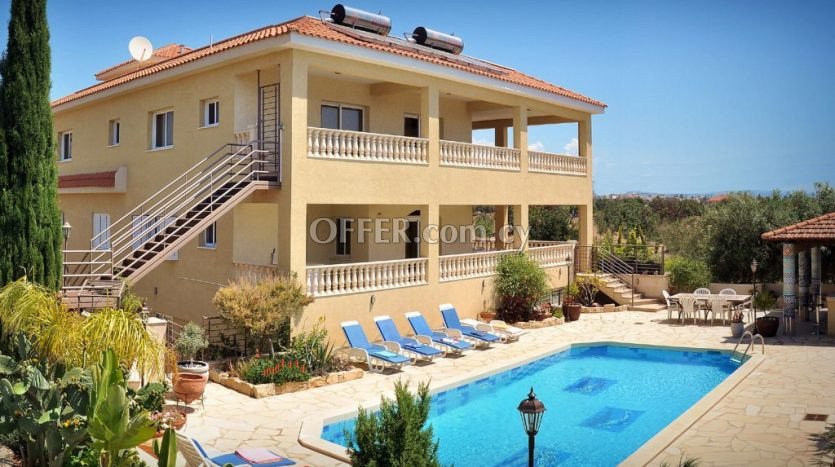 Luxury Villa in Kolossi - 1