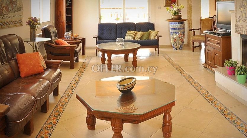 Luxury Villa in Kolossi - 9