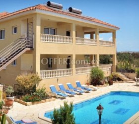 Luxury Villa in Kolossi