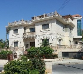 Luxury Villa in Agios Athanasios