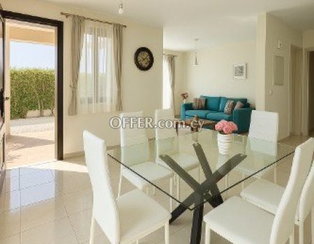 Spacious Villas with sea-view and large gardens in Peyia - 2