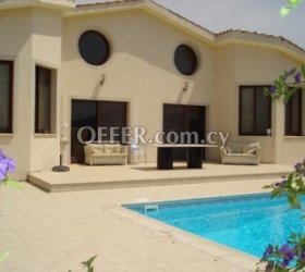 4 Bedroom Bungalow in Moni