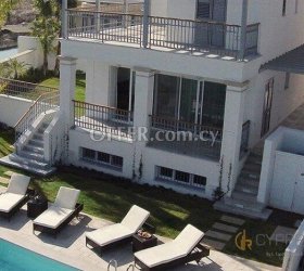 3 Bedroom Beachfront Villa in Limassol Marina - 6
