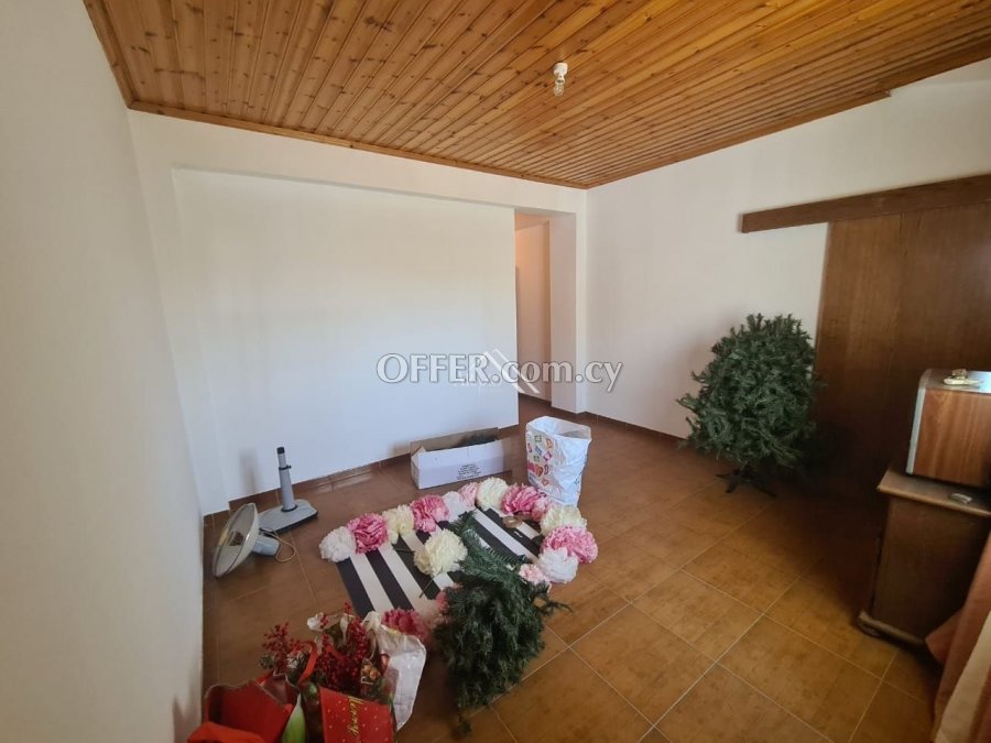 5 Bed House for Sale in Kokkinotrimithia, Nicosia - 9