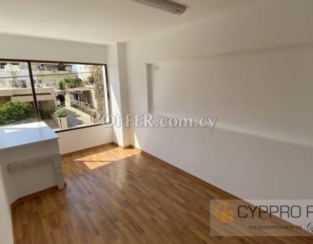 Spacious Office in Mesa Geitonia - 9