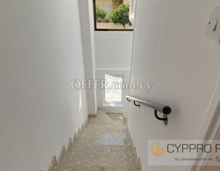 Spacious Office in Mesa Geitonia - 4