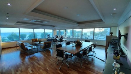 FULLY FURNISHED OFFICE SPACE OF 230 SQ.M OPPOSITE THE SEA - 7