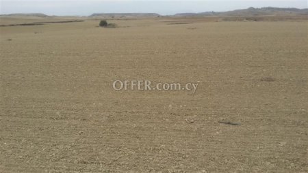 Καινούργιο Πωλείται €115,000 Γη Αγία Βαρβάρα Λευκωσία - Main Photo