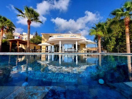 Amazing Villa with breathtaking sea views