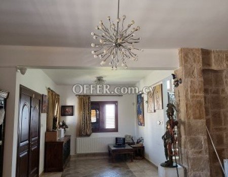 5-bedroom detached house fоr sаle in Ayios Athanasios in Limassol (photo 1)