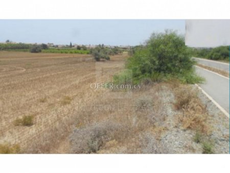 5830 sq.m field for sale in Mazotos 350m from the beach