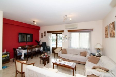 4 bedrooms + office detached house - 8
