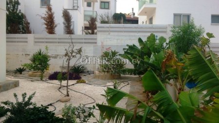 Villa with Unobstructed Sea Views in Cape Greco - 3