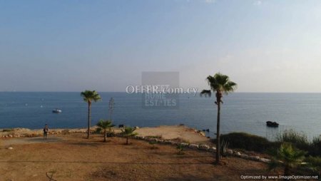 Contemporary 5-Bedroom Sea Front Villa in Kapparis - 2