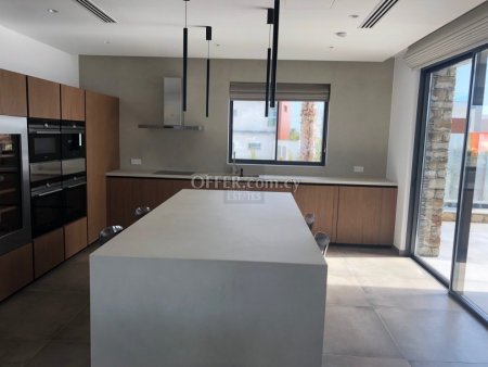 Stylish and Contemporary Three Bedroom Villa - 2
