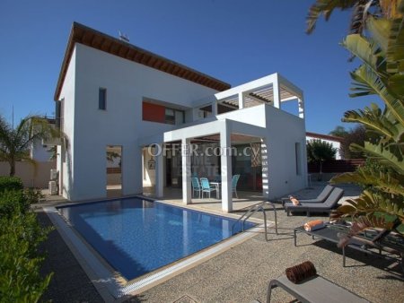 Superb 3-Bedroom Villa with Title Deeds in Ayia Thekla - 1