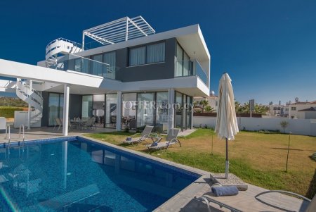 Contemporary 4 Bedroom Villa in Ayia Napa, Nissi Beach