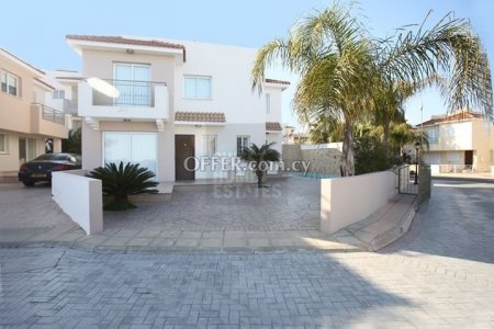 Spacious 3-Bed Villa in the Outskirts of Paralimni