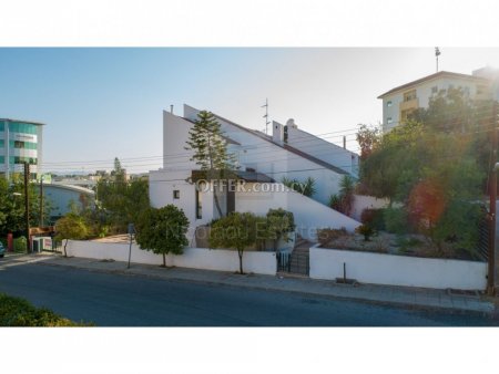 Four bedroom house with fireplace and private swimming pool in Aglantzia area