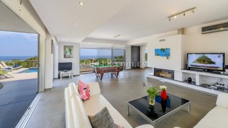 Stunning 6 Bedroom Private Villa with Breathtaking Sea Views - 11