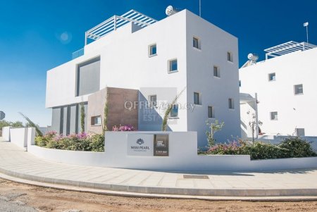 Contemporary 4 Bedroom Villa in Ayia Napa, Nissi Beach - 11
