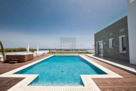 Spectacular 6 Bedroom Sea Front Villa in Ayia Napa - 10