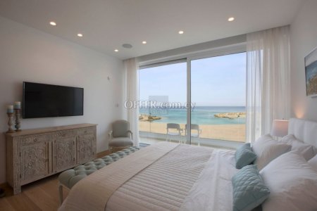 Exquisite Beach front Villa in cape Greco - 10
