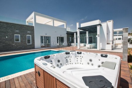 Spectacular 6 Bedroom Sea Front Villa in Ayia Napa - 9